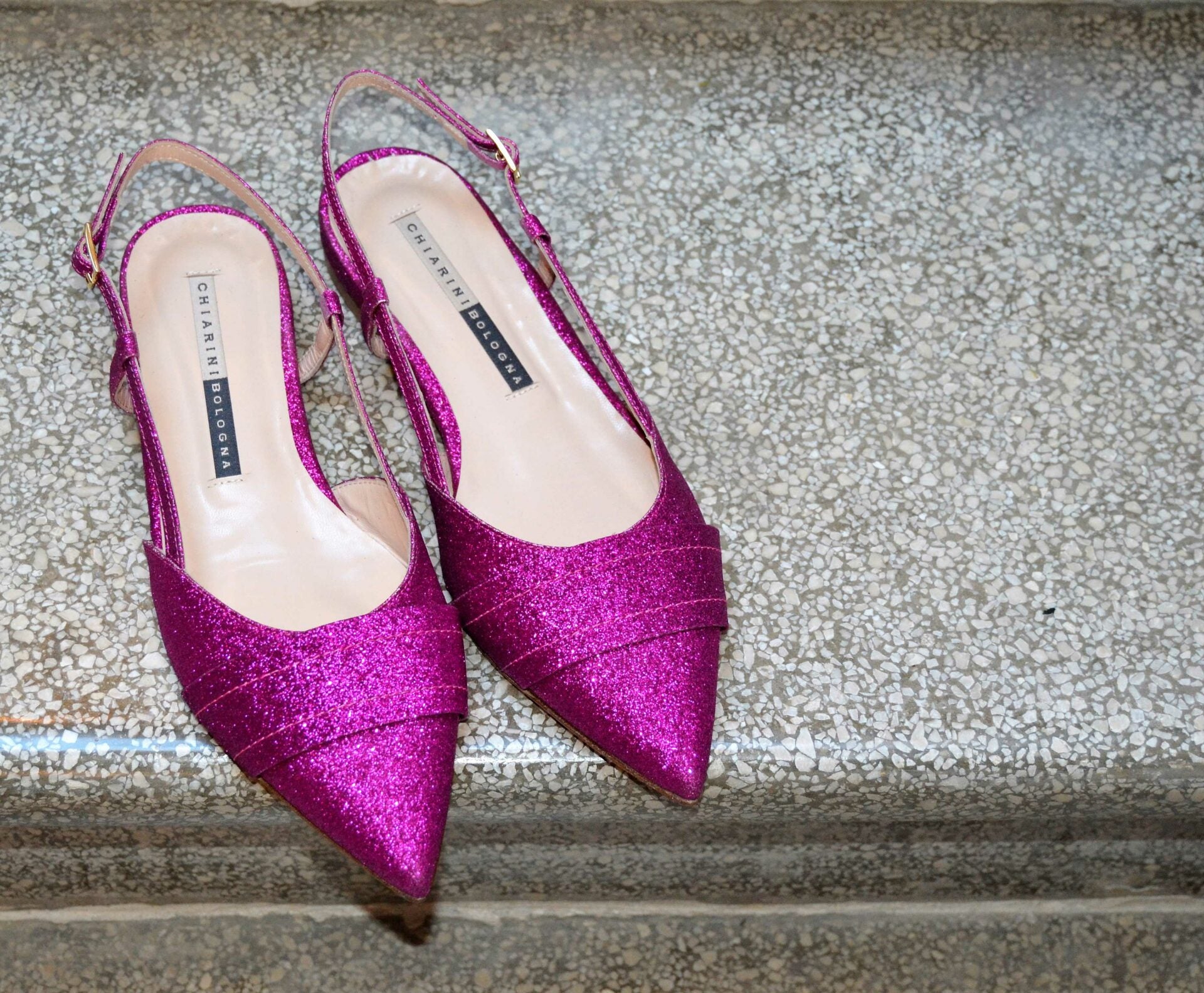 Sandali slingback fucsia glitter Chiara Ferragni vibranti