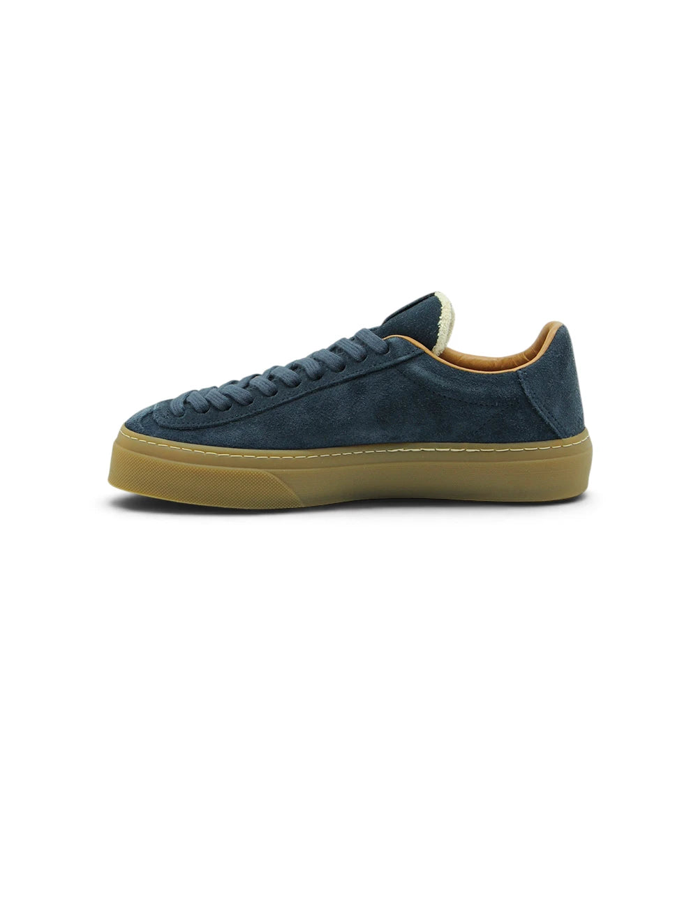 Sneaker aqua alta blu in suede navy con suola in gomma marrone chiaro e cuciture bianche dettagliate
