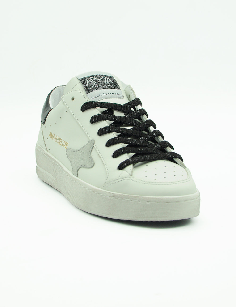 Sneaker Ama Brand bianca in pelle con lacci glitter neri e stella argento laterale