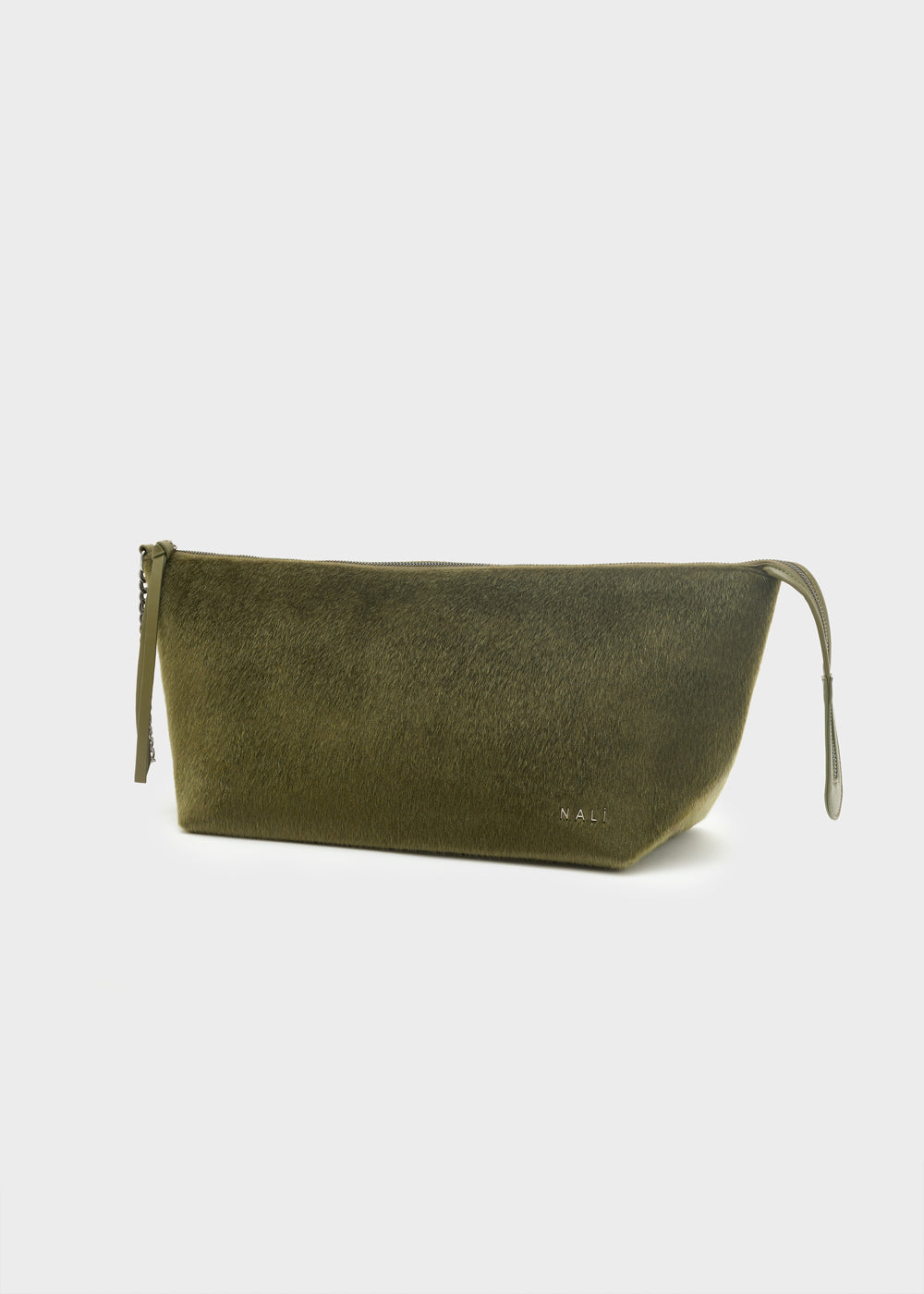 Nalì maxi clutch catherine verde borsa trucco in suede verde oliva con chiusura lampo e cinturino da polso abbinate