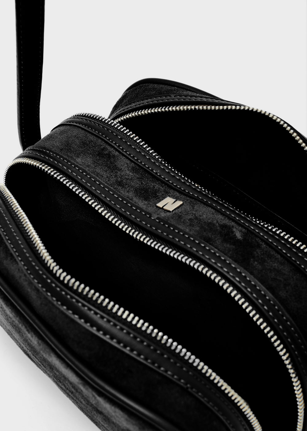 Nalì tracolla taco double zip nero borsa a tracolla in velluto nero con doppia cerniera e piccolo logo metallico