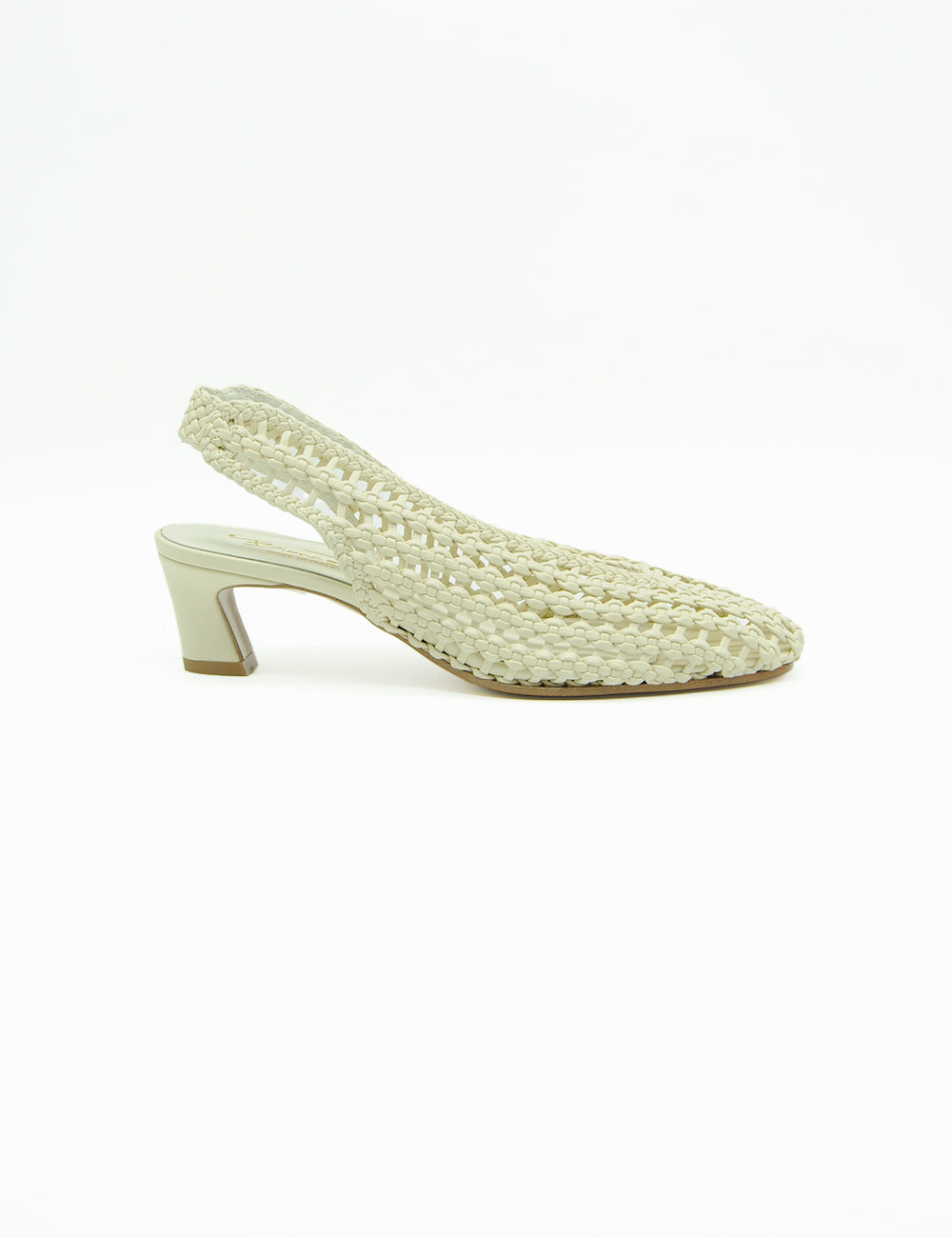 Bianca Di Décolleté Slingback Latte, pump in pelle intrecciata latte con tacco basso