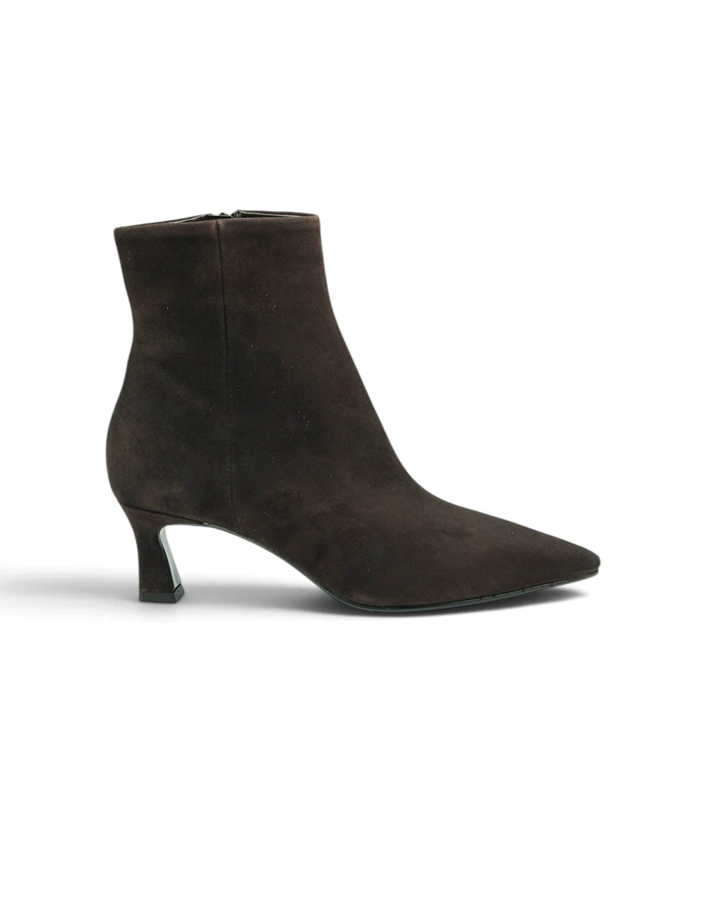 Bianca di stivaletto suede moro con punta appuntita e tacco basso a blocco in camoscio marrone scuro