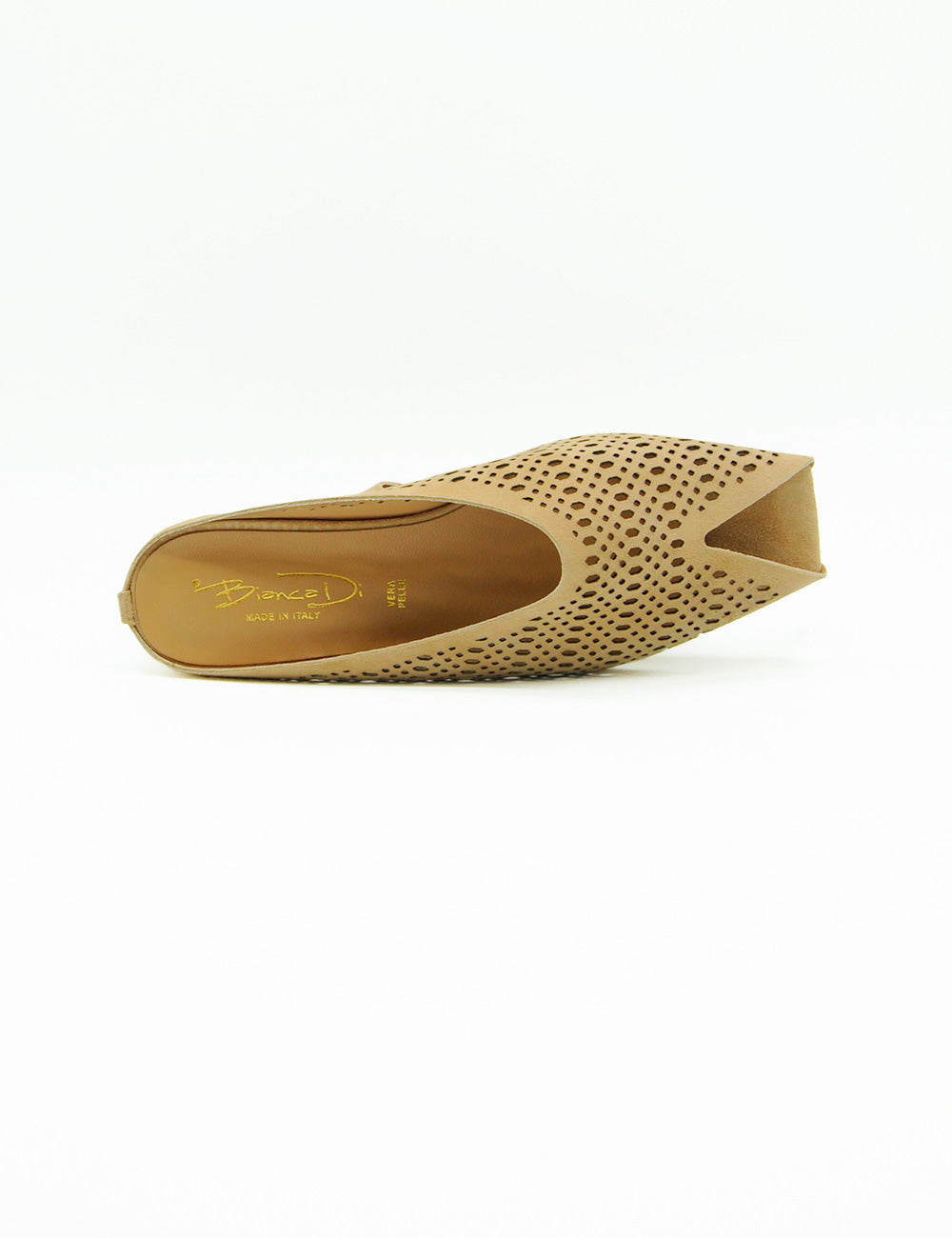 Mule flat Bianca Di Camel in camoscio con perforazioni e punta fina