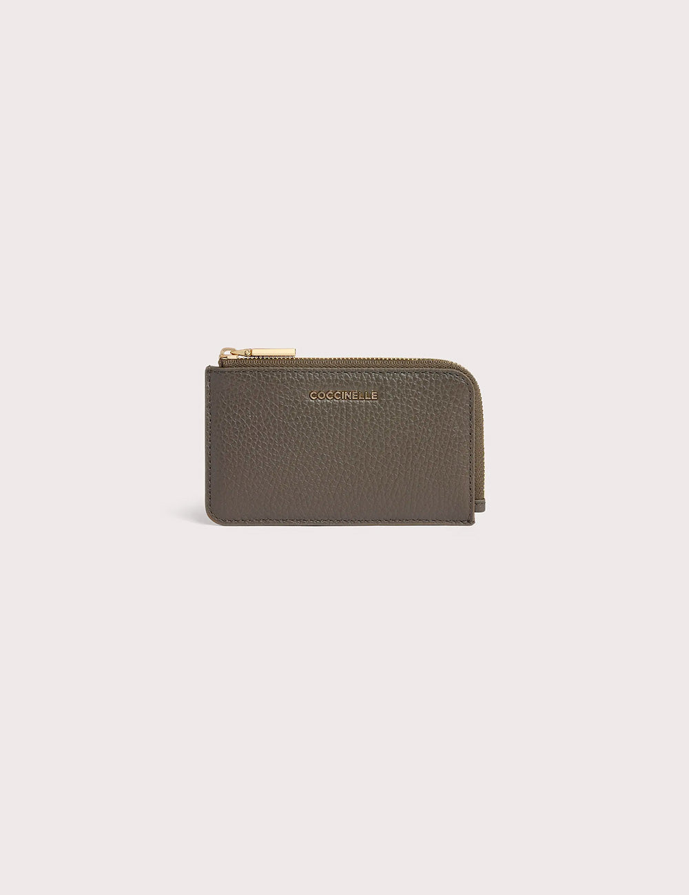 Portacarte coccinelle metallic fango in pelle verde oliva con cerniera dorata e logo stampato in rilievo