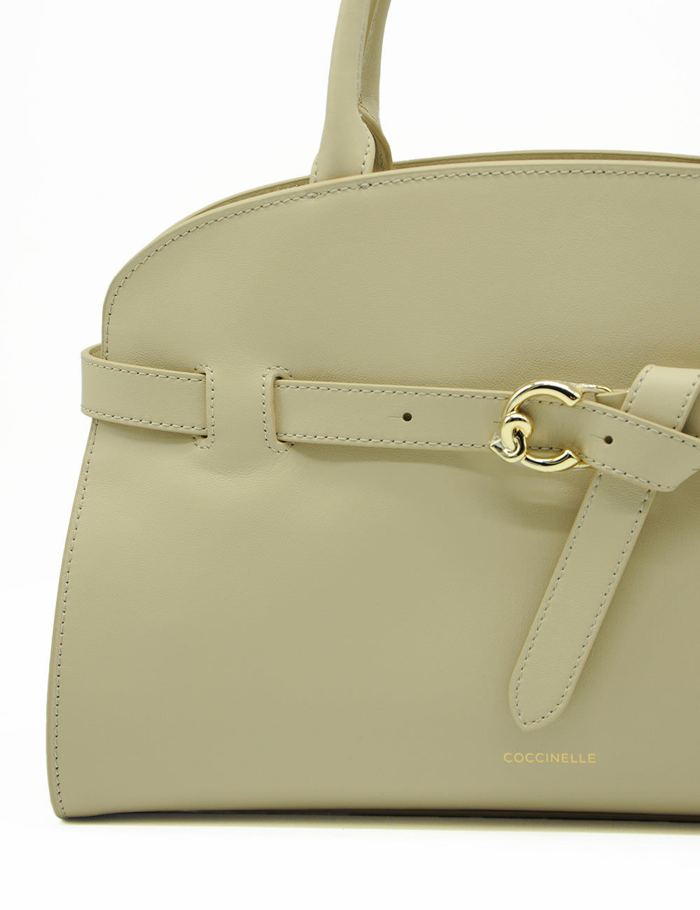 Borsa in pelle color crema Coccinelle Sabine Medium Sandshell con fibbia dorata