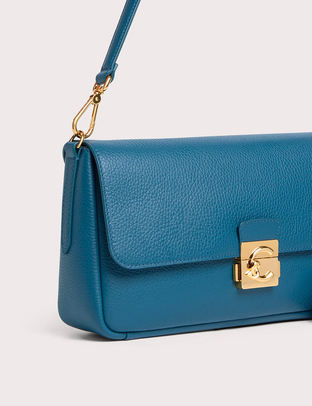Borsa tracolla Coccinelle C-Me Lock Large in blu profondo, pelle teal e chiusura CC oro