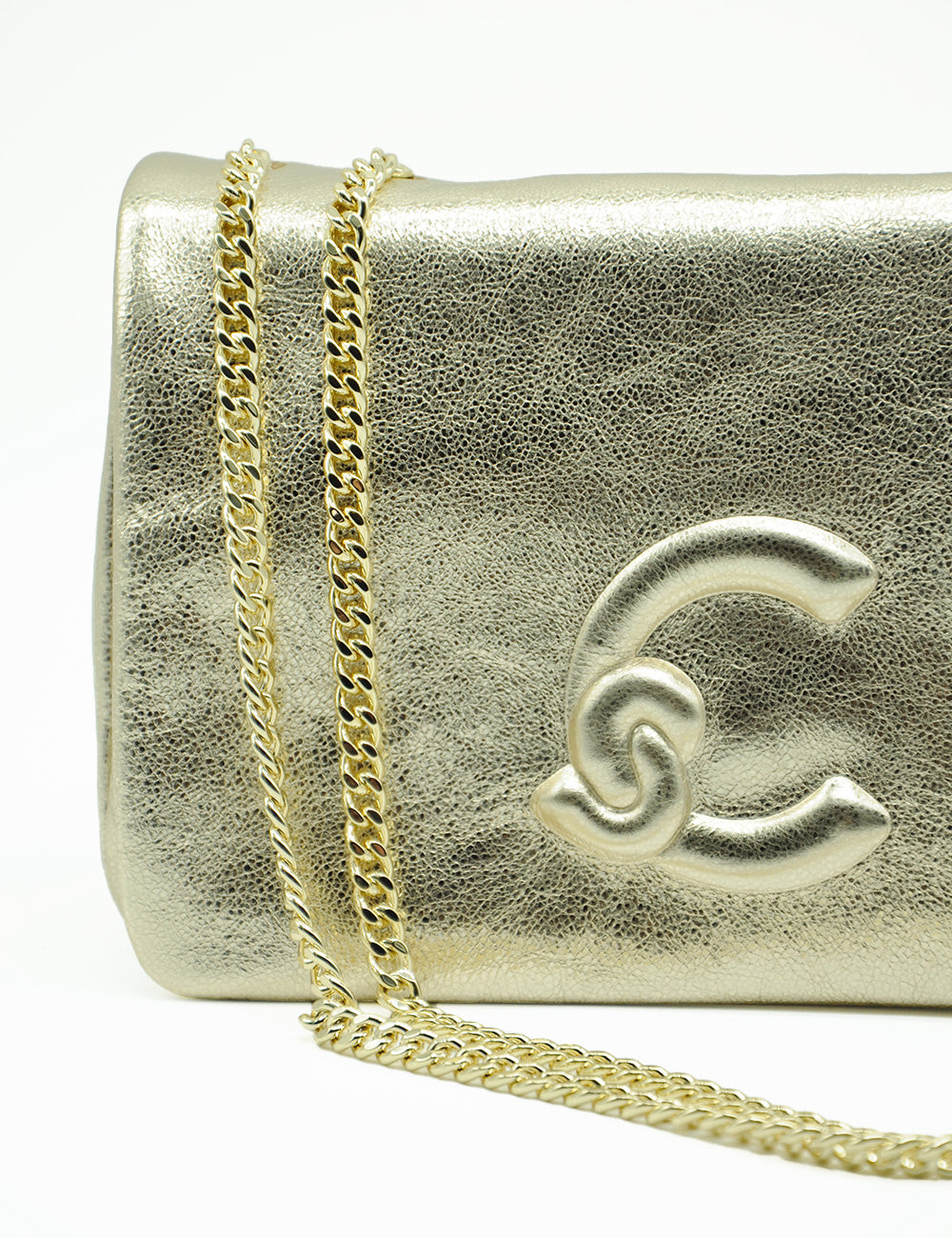 Borsa mini coccinelle dulse oro pallido in pelle metallica dorata con catena e logo cc