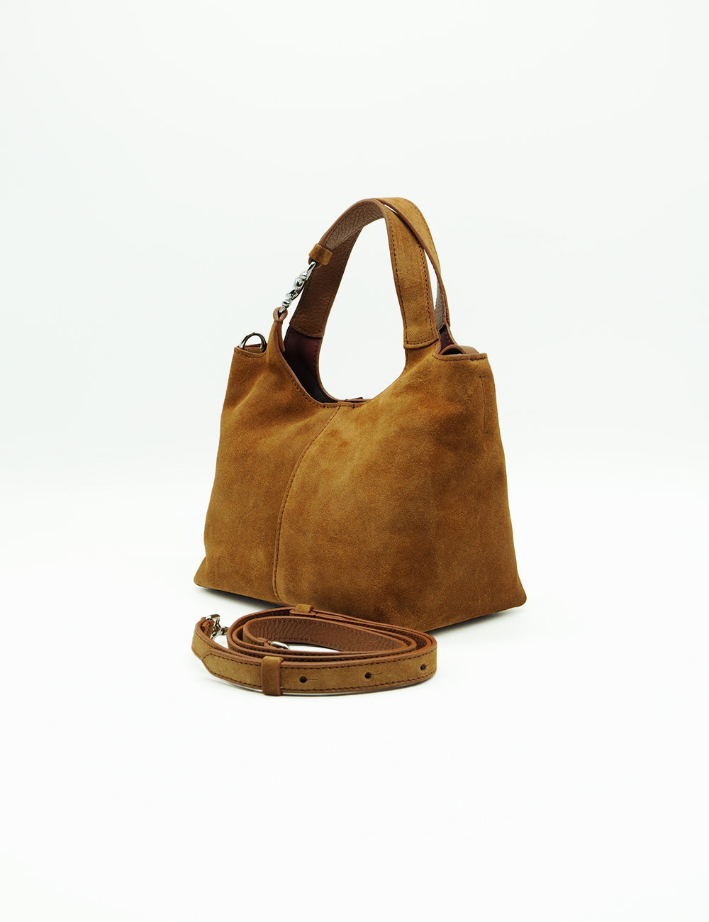 Borsa hobo piccola in suede tan Coccinelle C-Easy Small Cognac con tracolla regolabile abbinata