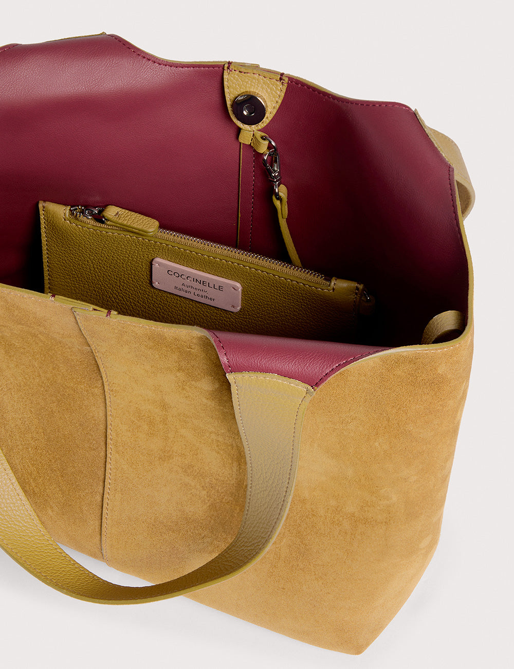 Borsa tote in suede Coccinelle C-Easy Seagrass, due toni giallo senape e bordeaux