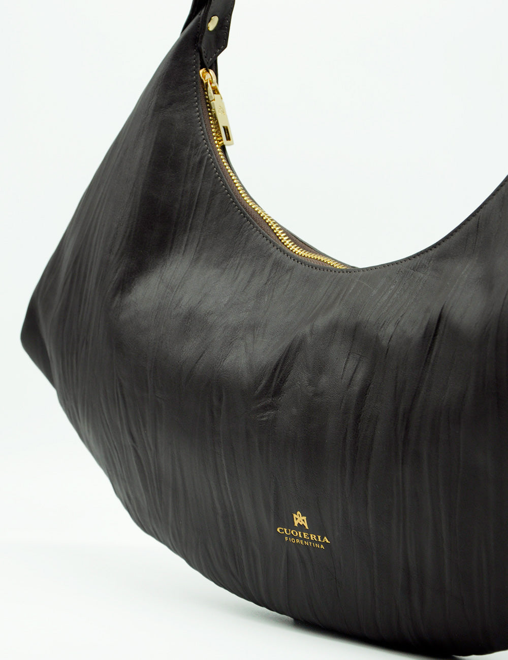 Borsa hobo in pelle nera testurizzata con cerniera e hardware oro, Cuoieria Fiorentina Sienna Cioccolato