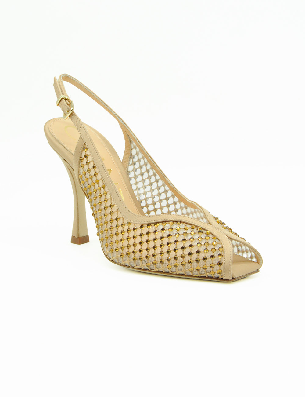 Chantal Sandalo Slingback Nude: beige suede slingback con borchie oro e mesh