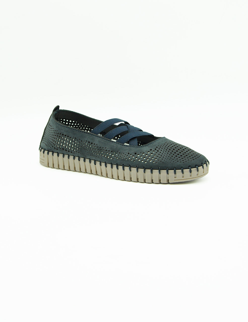 Frau Slip On Nabuk Blu: perforato blu scuro con suola beige e lacci incrociati
