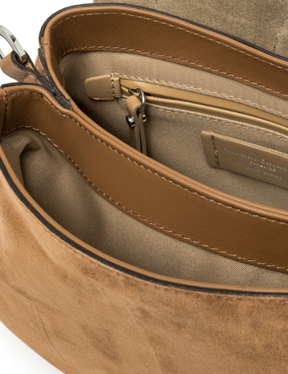Borsa in camoscio tan Gianni Chiarini Helena Round Caramel con interno strutturato e cuciture nere a contrasto
