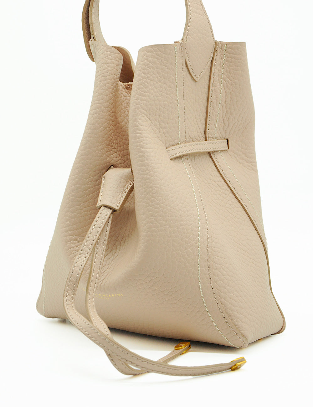 Borsa a secchiello Gianni Chiarini Sienna media in pink salt, beige con hardware oro