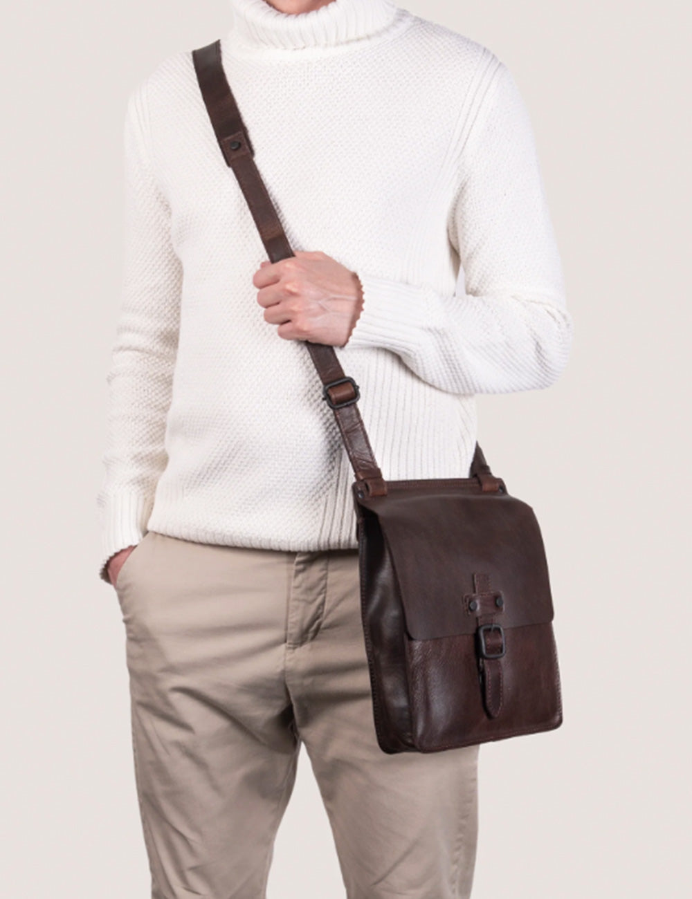 Harold's Tracolla Aberdeen L Brown