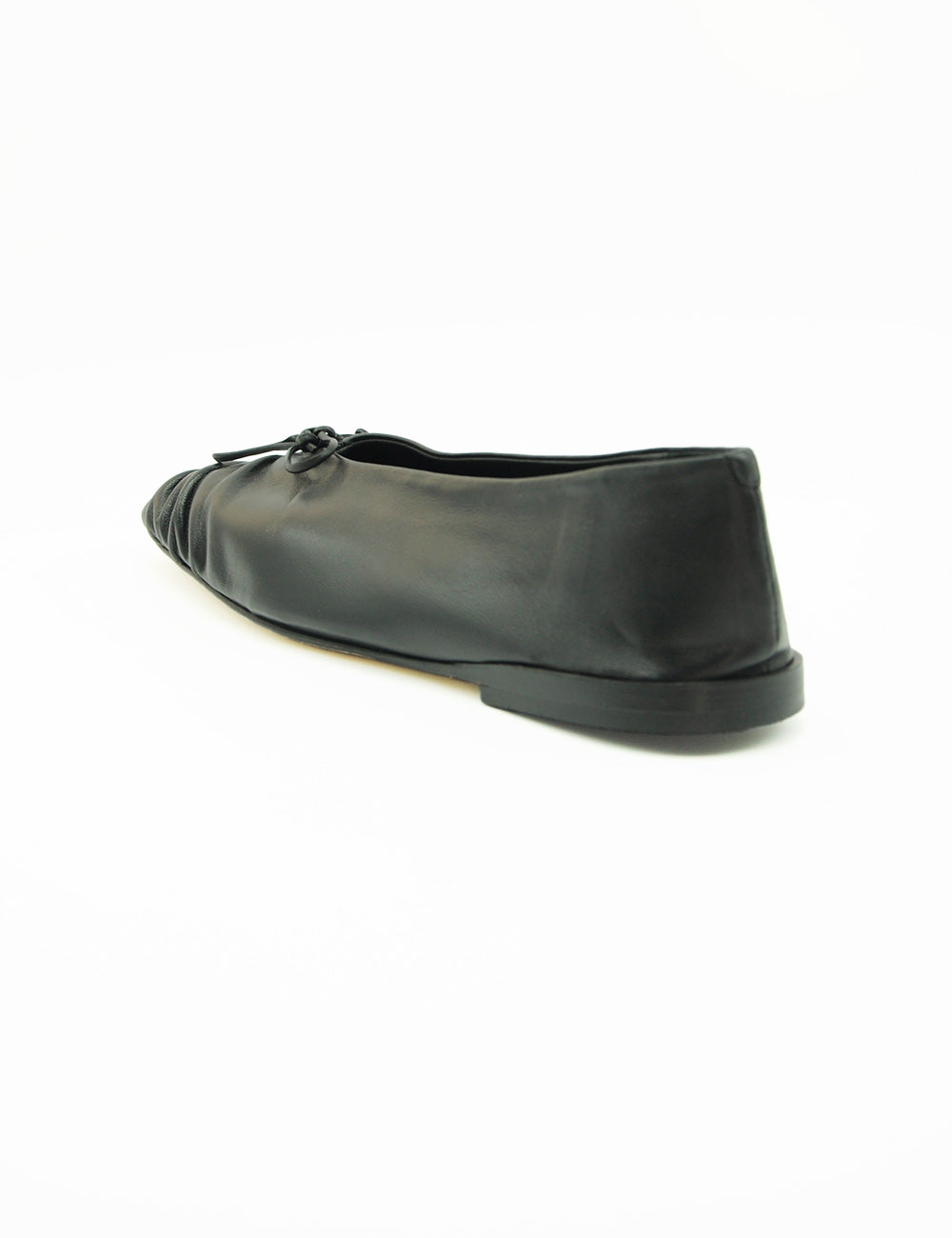 Ballerina Carin Nera in pelle nera con plissettatura e fiocco piccolo sulla punta