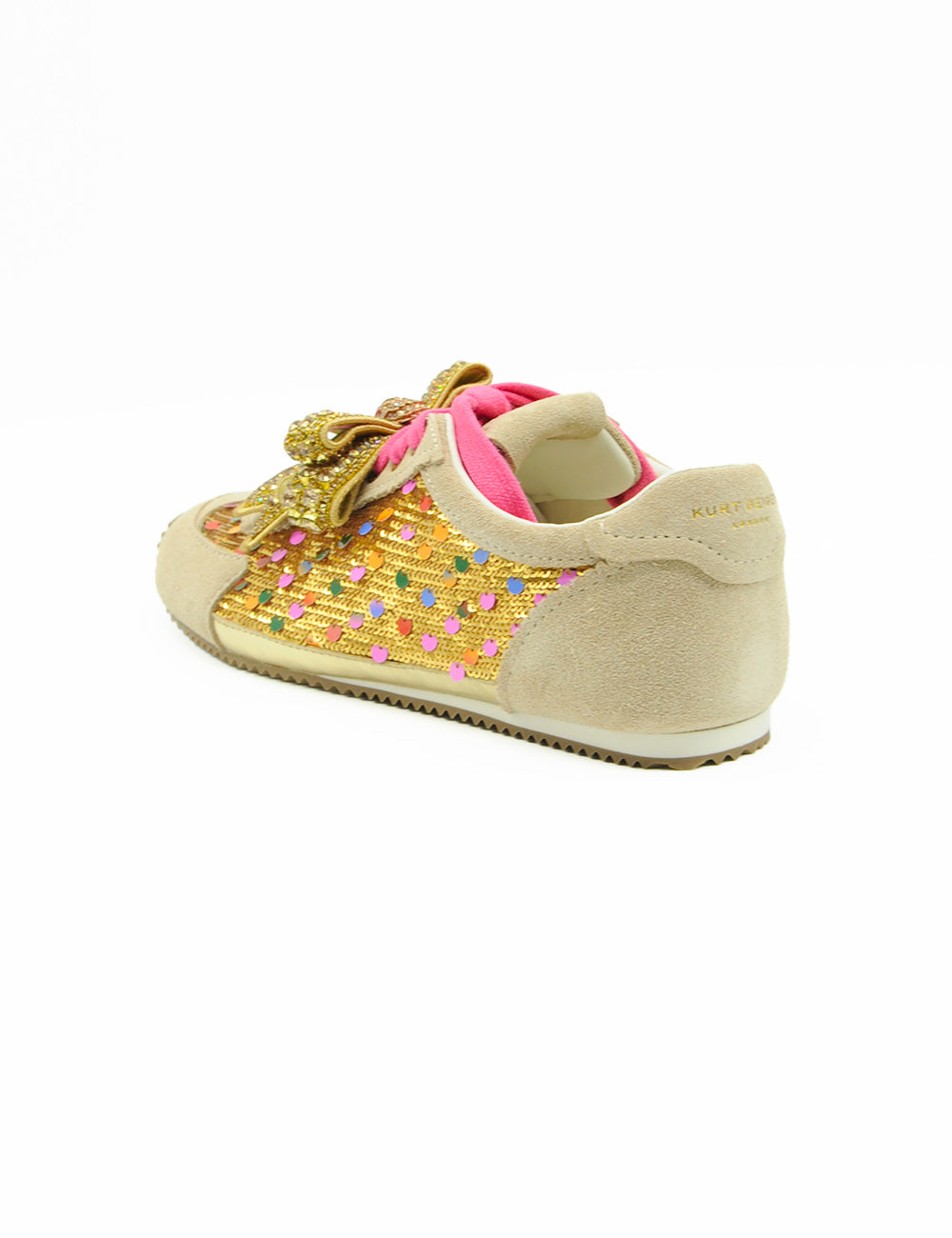Sneaker Kurt Geiger Islington Bow Gold in camoscio beige con pannello glitter oro e cuori colorati