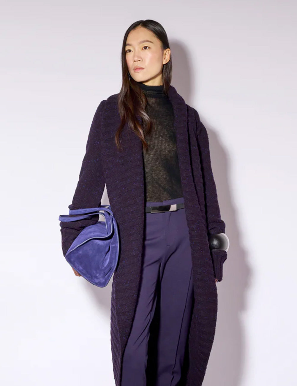 Borsa a mano liviana conti madison bluette in velluto viola con forma strutturata e tessuto morbido e vellutato