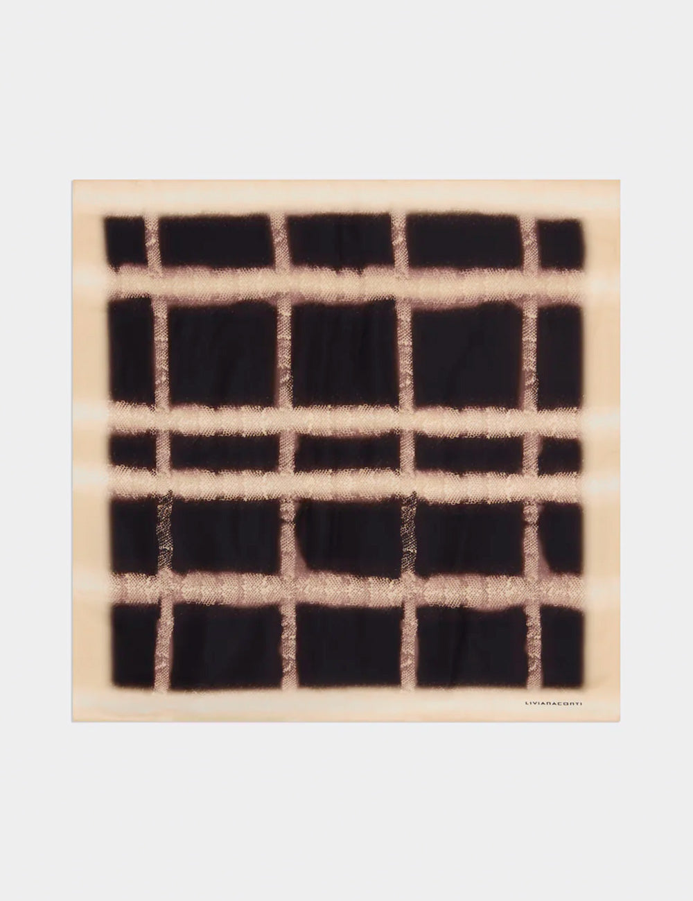 Foulard Dalila di Liviana Conti: sciarpa beige quadrata con griglia nera testurizzata