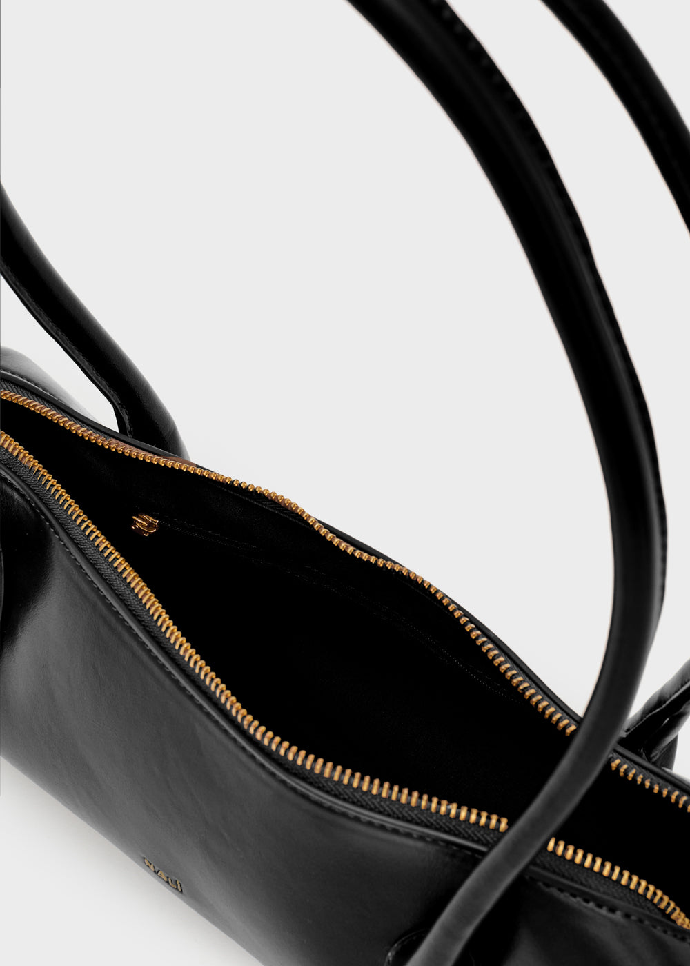 Black leather handbag with gold-toned zipper nalì a spalla billie baguette nero front view