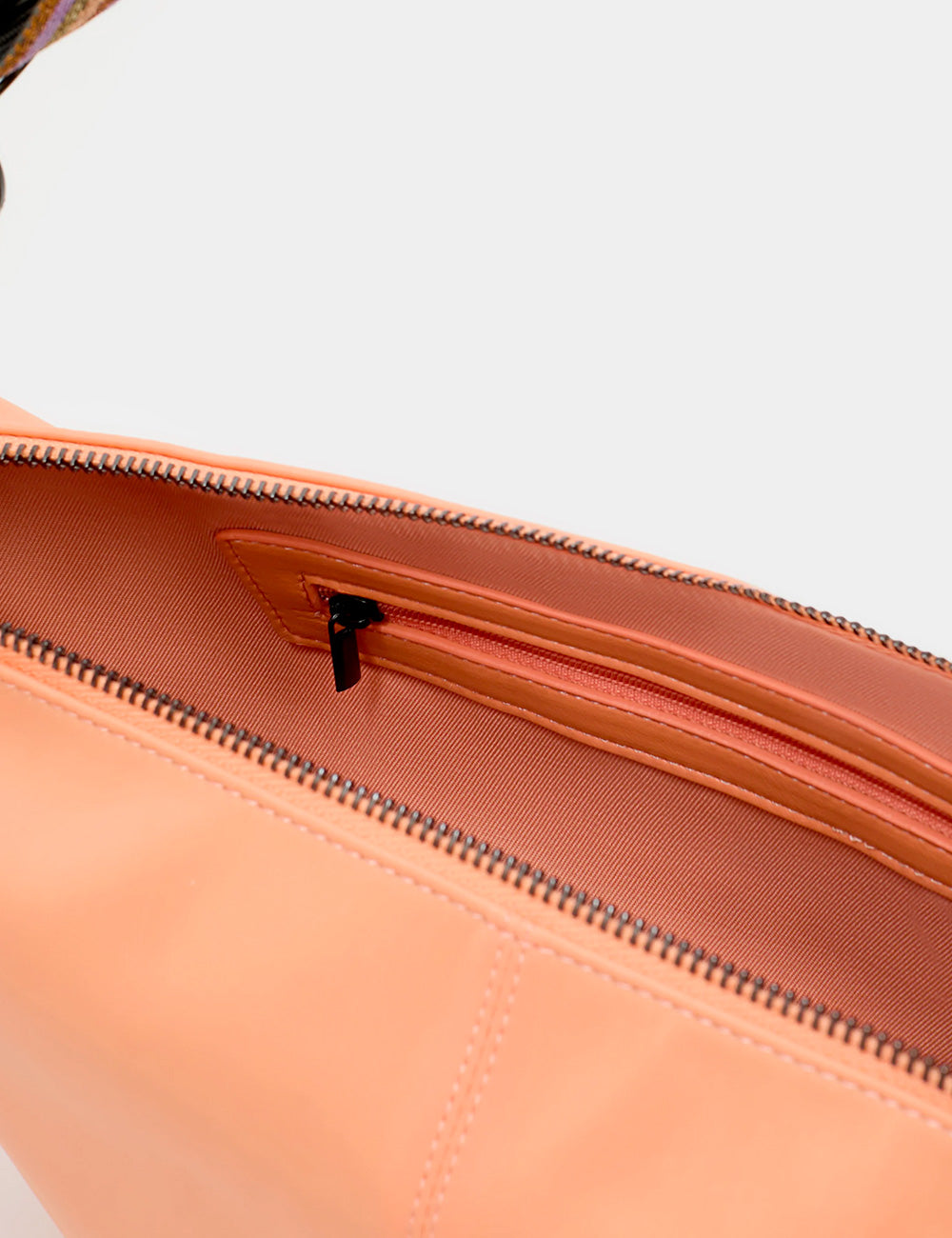 Borsa crossbody Nalì A Spalla Nina Pesca in pelle color pesca con zip e tasca interna