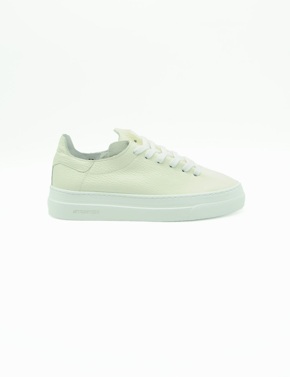 Sneaker Stokton Grain Bianca in pelle chiara con lacci bianchi e suola spessa