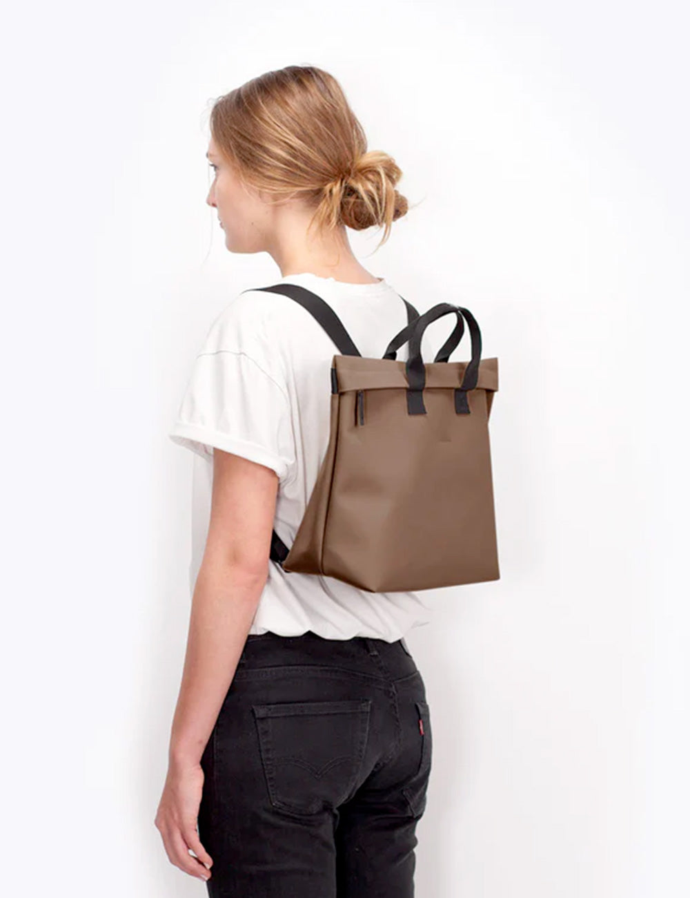 Ucon Acrobatics Eliza Bag Castagno