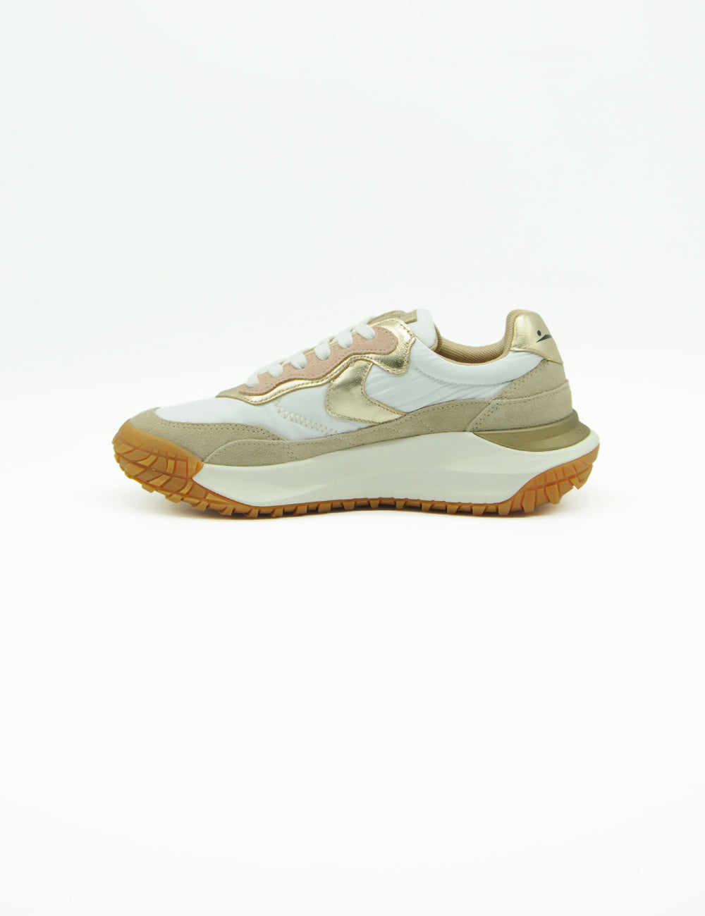 Sneaker Voile Blanche Club Act Light Beige bianco oro con suola chunky e accenti metallici laterali