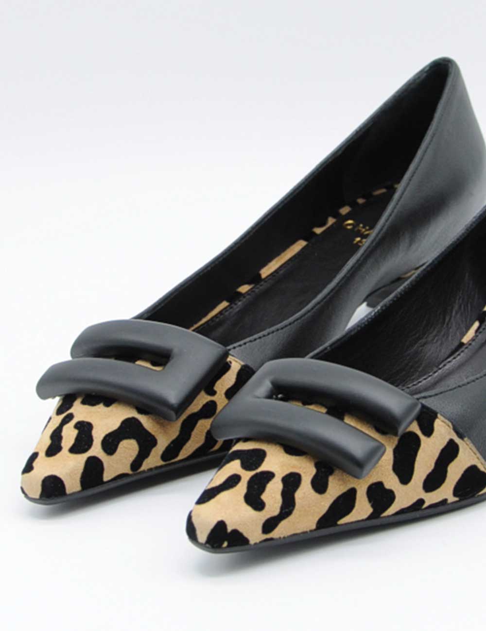 Chantal Black Spotted Pump