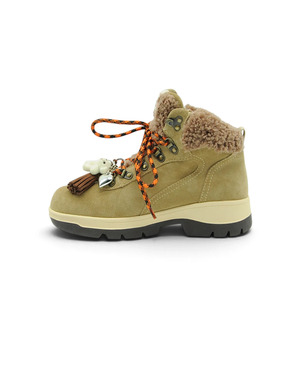 Scarponcino chalet teddy beige in camoscio oliva con fodera in morbido shearling marrone e charm orsetto bianco decorativo