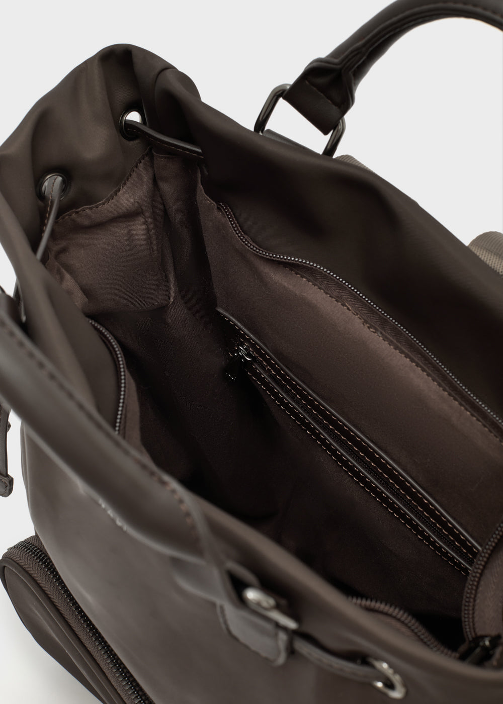Nalì zaino noor marrone in nylon marrone scuro con tiralampo neri e dettagli in metallo