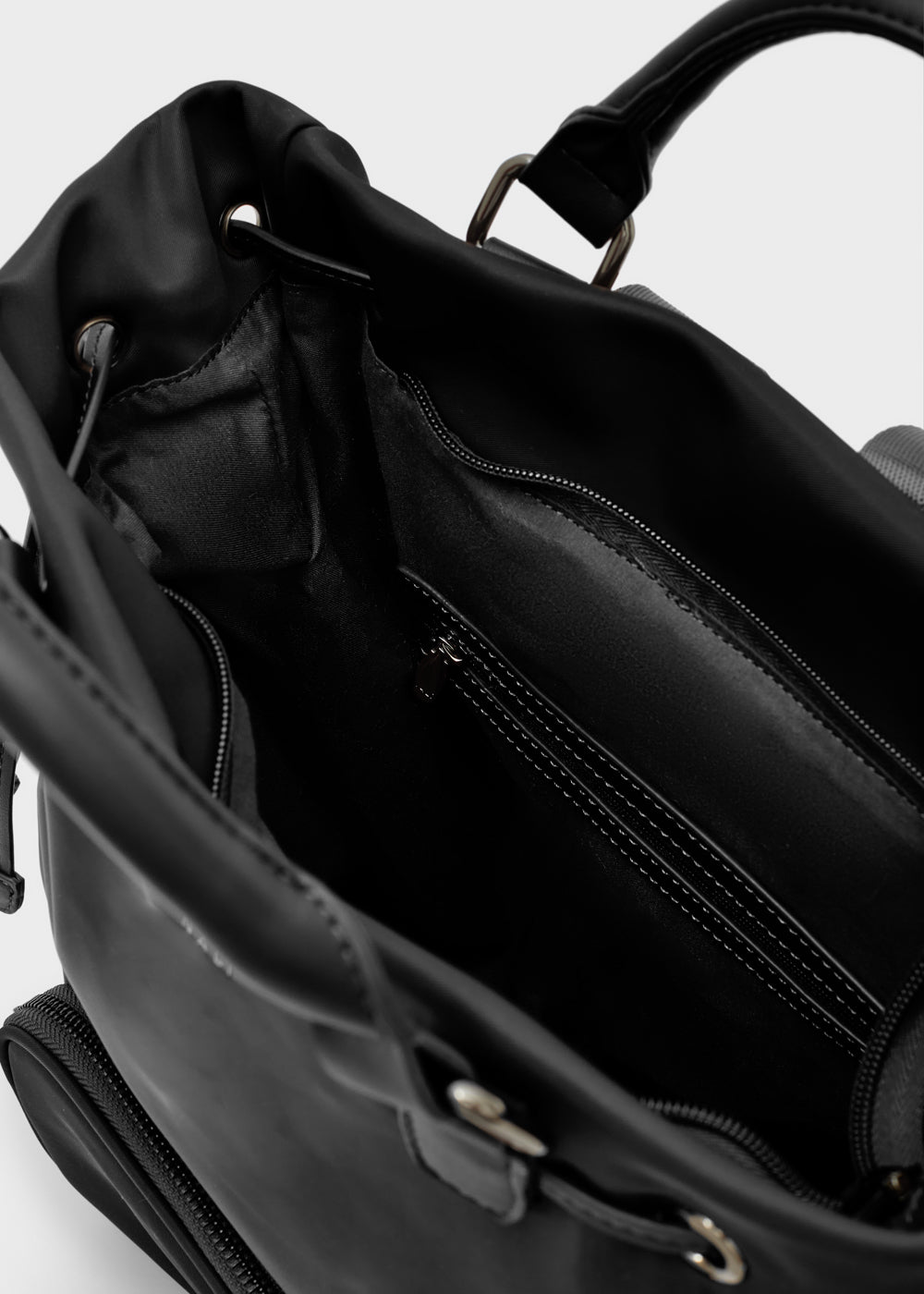 Bag nalì zaino noor nero in nylon nero con chiusura a coulisse regolabile e tasche multiple con cerniera