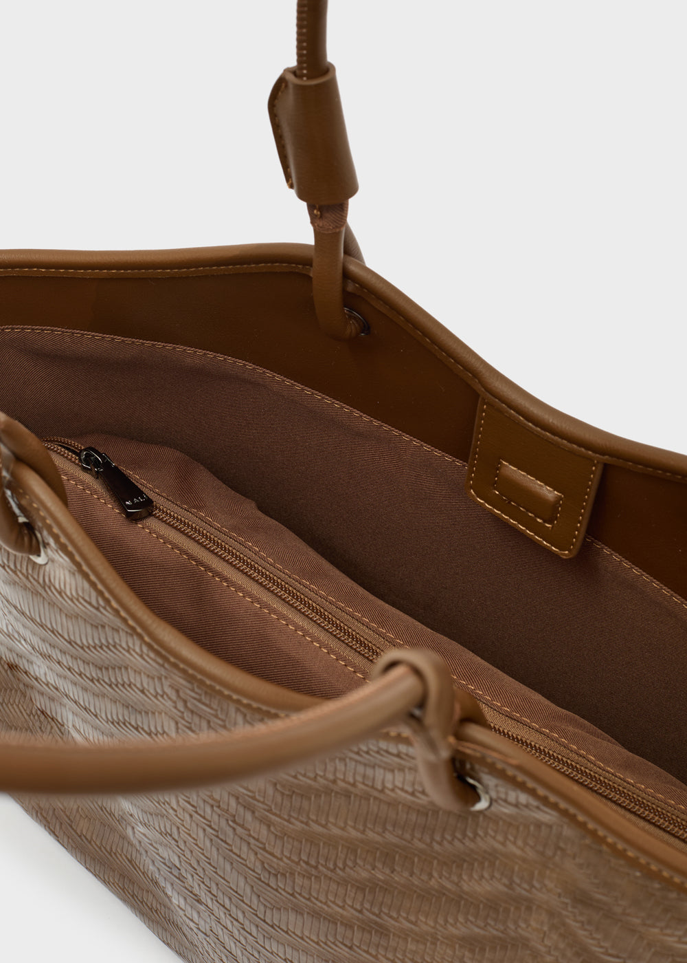 Tote bag nalì a spalla muse marrone in tessuto intrecciato con manici abbinati e chiusura con cerniera
