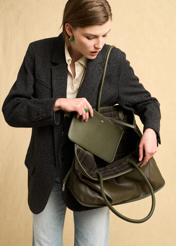 Olive green leather clutch purse nalì a spalla kassydy double verde with minimalist design and subtle metallic hardware
