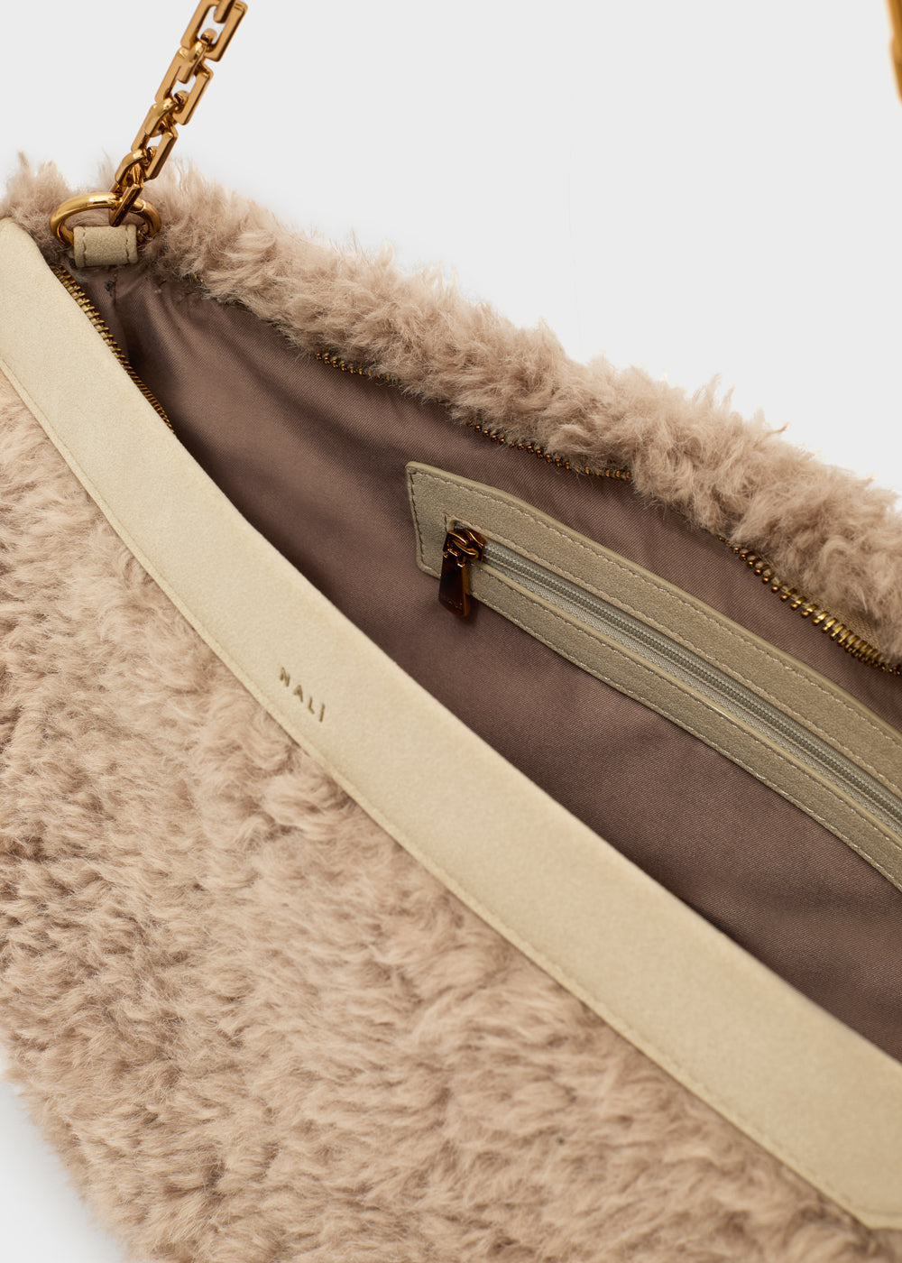 Beige borsa a tracolla nalì a spalla amber new beige in ecopelliccia con catena dorata e rifiniture in pelle crema