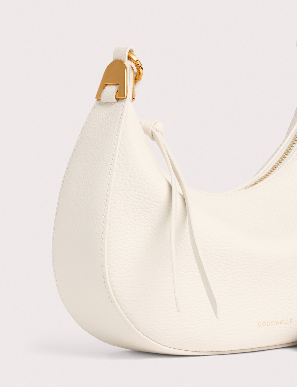 Borsa hobo Coccinelle Fujiko Pearl in pelle avorio con chiusura dorata