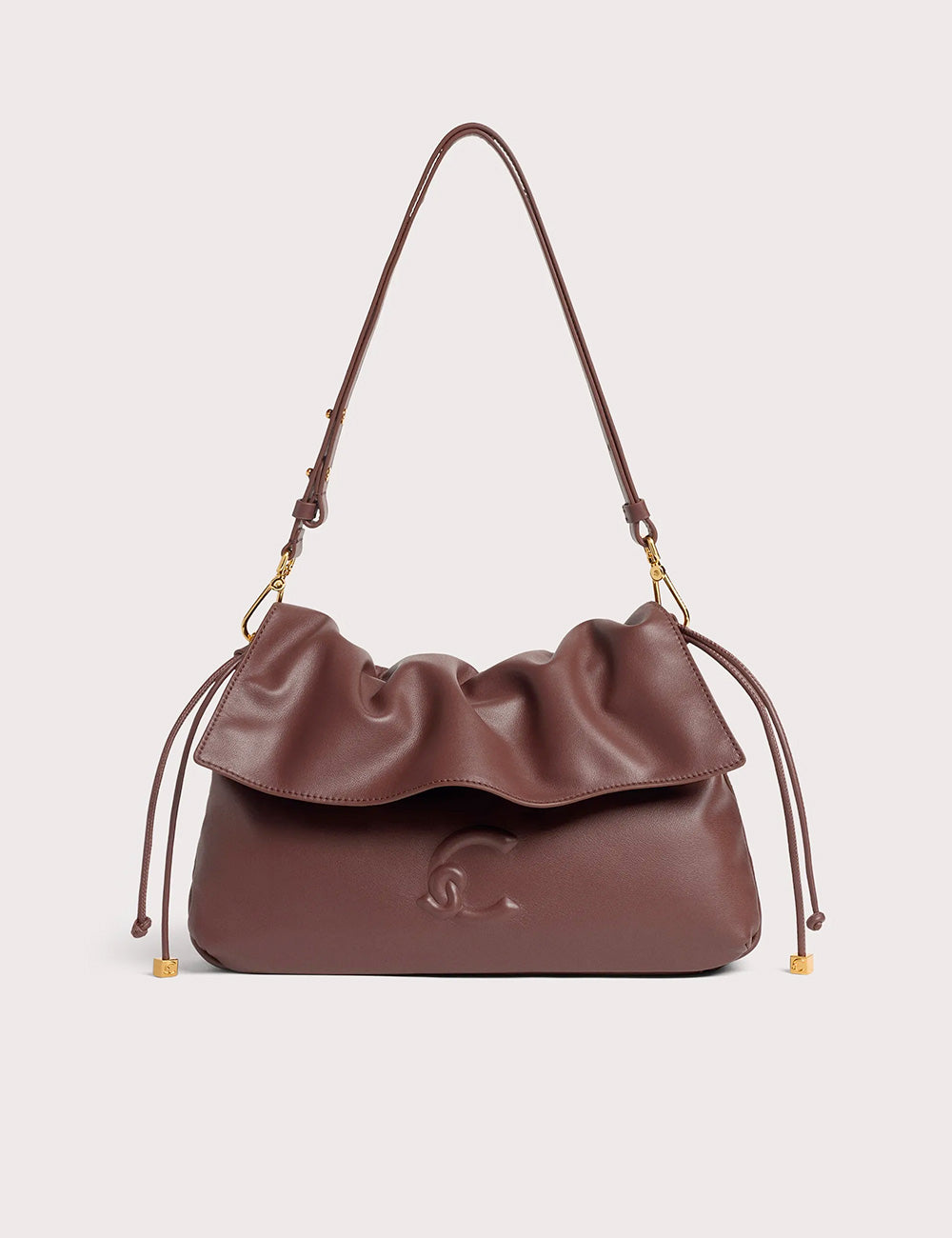 Coccinelle lidia small berry borsa a spalla in pelle marrone con patta arricciata e dettagli in metallo dorato