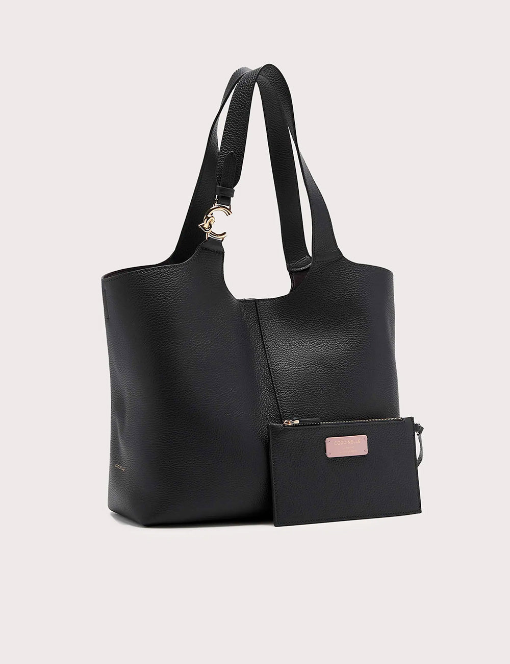 Coccinelle c-easy large noir tote in pelle nera con logo cc oro e portafoglio nero con dettaglio rosa rettangolare