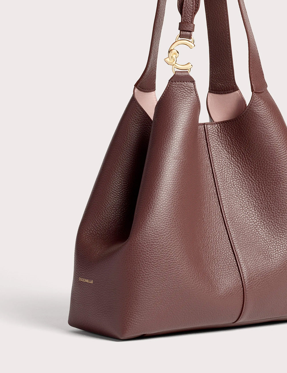 Borsa tote grande coccinelle c-easy large berry in pelle marrone con chiusura logo c dorato