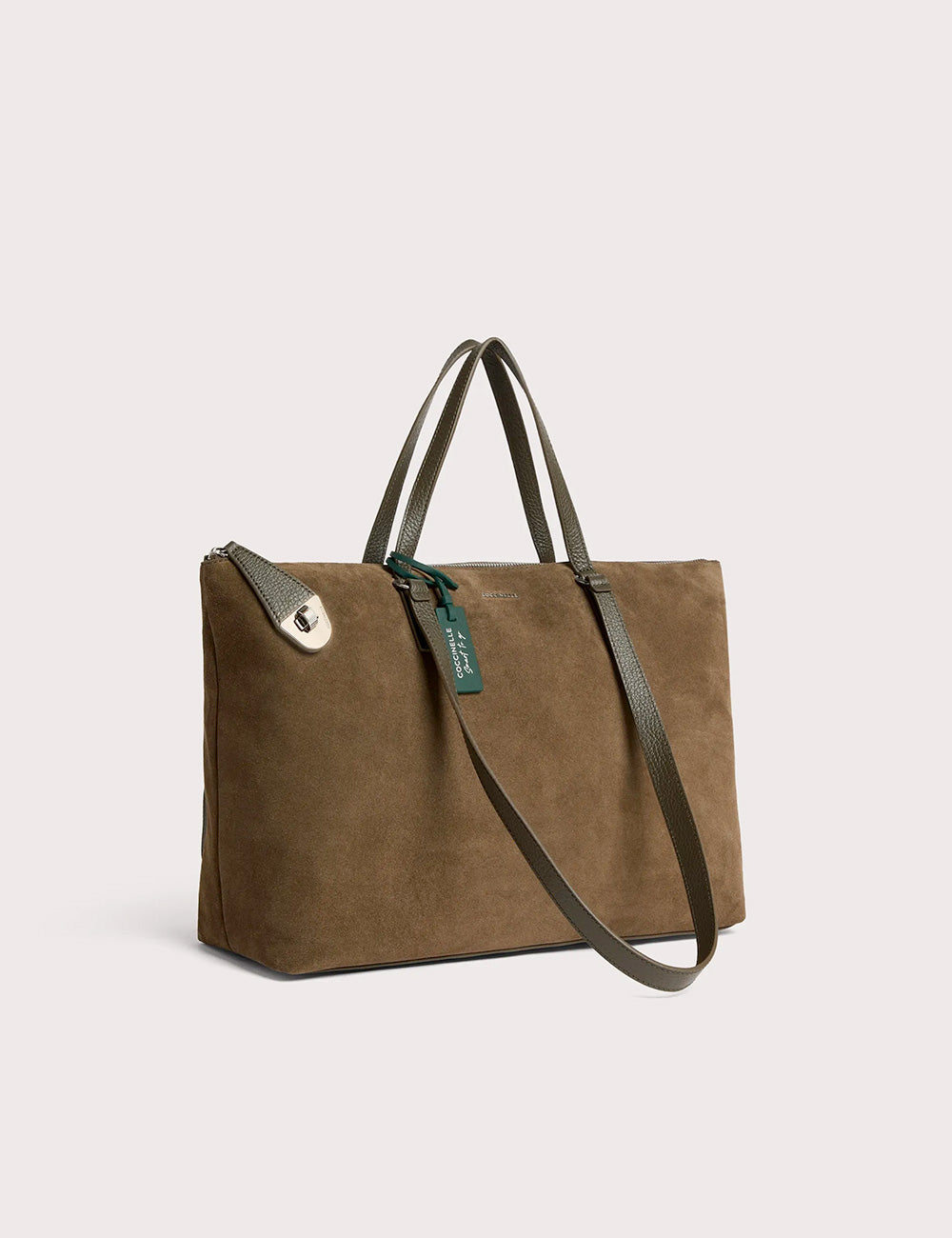 Borsa tote in camoscio marrone coccinelle smart to go beat generation fango con manici in pelle verde scuro e chiusura metallica argento