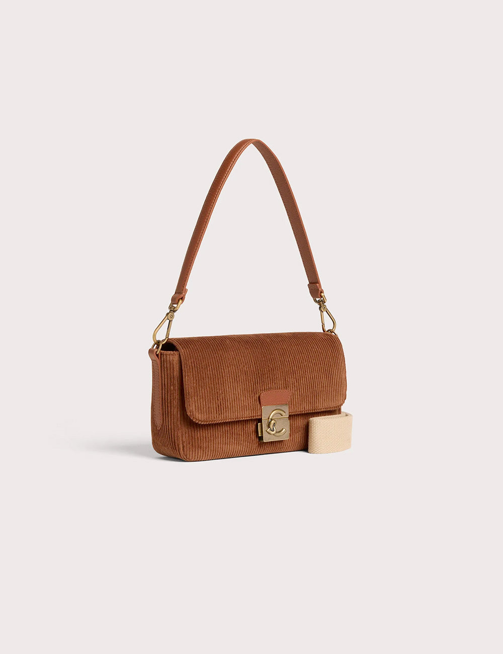 Coccinelle c-me lock medium cognac borsa a tracolla in velluto a coste con logo cc oro e tracolla in pelle abbinata