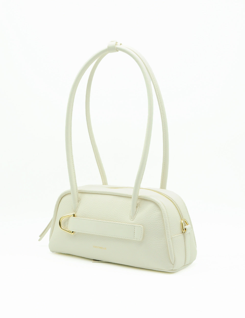 Borsa Coccinelle Paki Pearl in pelle color crema con manici curvi e hardware oro