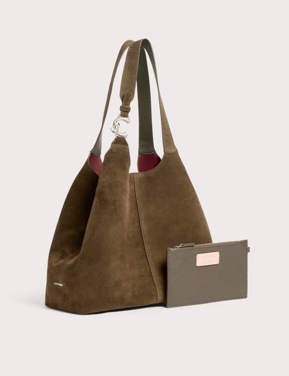 Borsa hobo coccinelle c-easy large fango in camoscio marrone con manici verde oliva e portacarte abbinato in pelle verde oliva