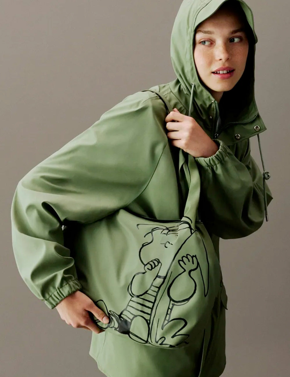 Coccinelle Shopping Peanuts Greenery