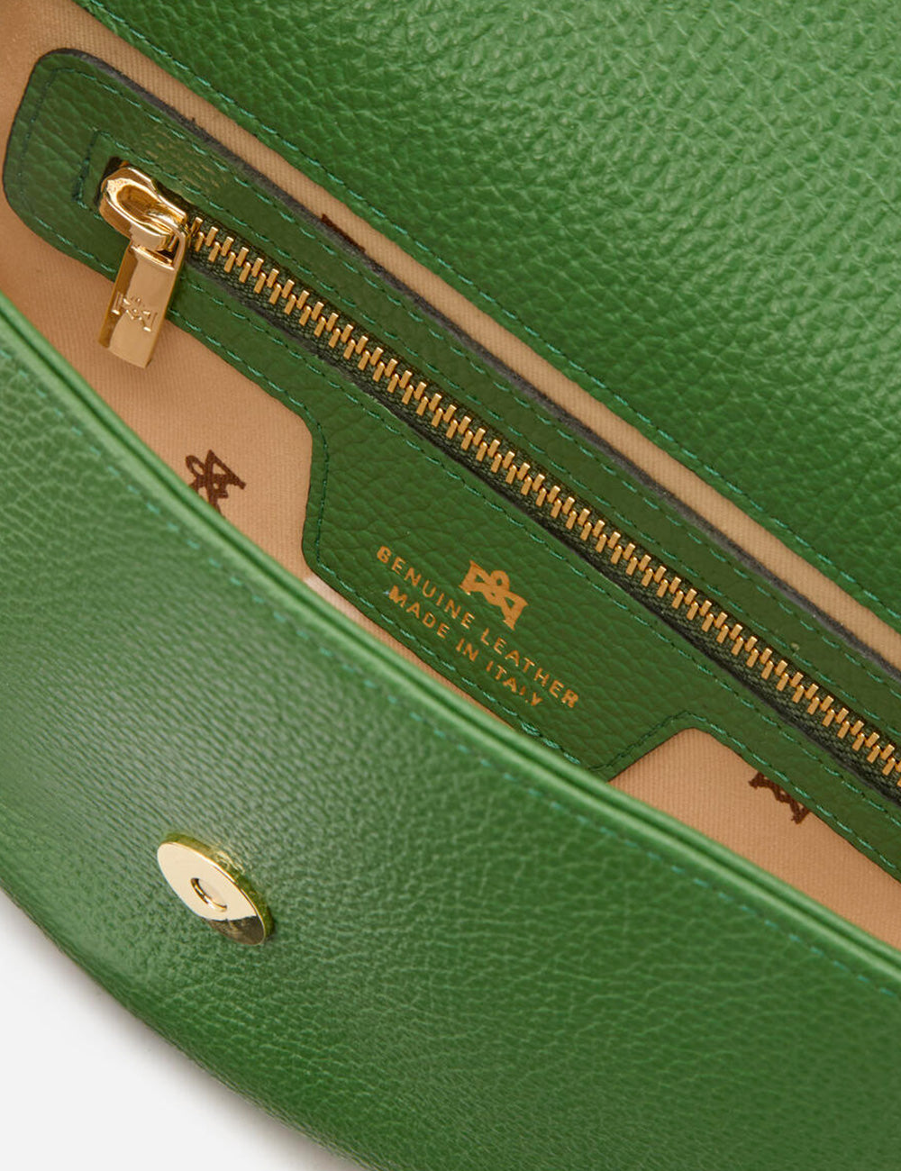 Borsa Cuoieria Fiorentina Dora Small Aloe in pelle verde testurizzata con cerniera oro e etichetta Made in Italy