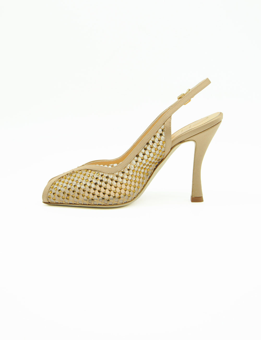 Sandalo Chantal slingback nude beige con borchie dorate e tacco sottile