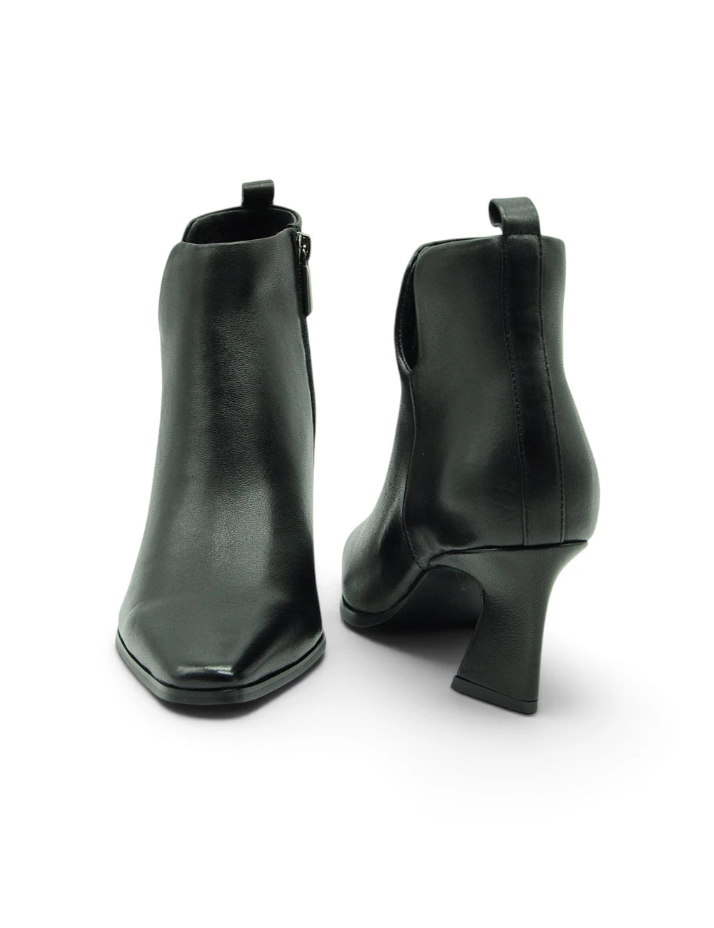Black leather ankle boots elvio zanon with square toe and block heel in nero shown from the back side
