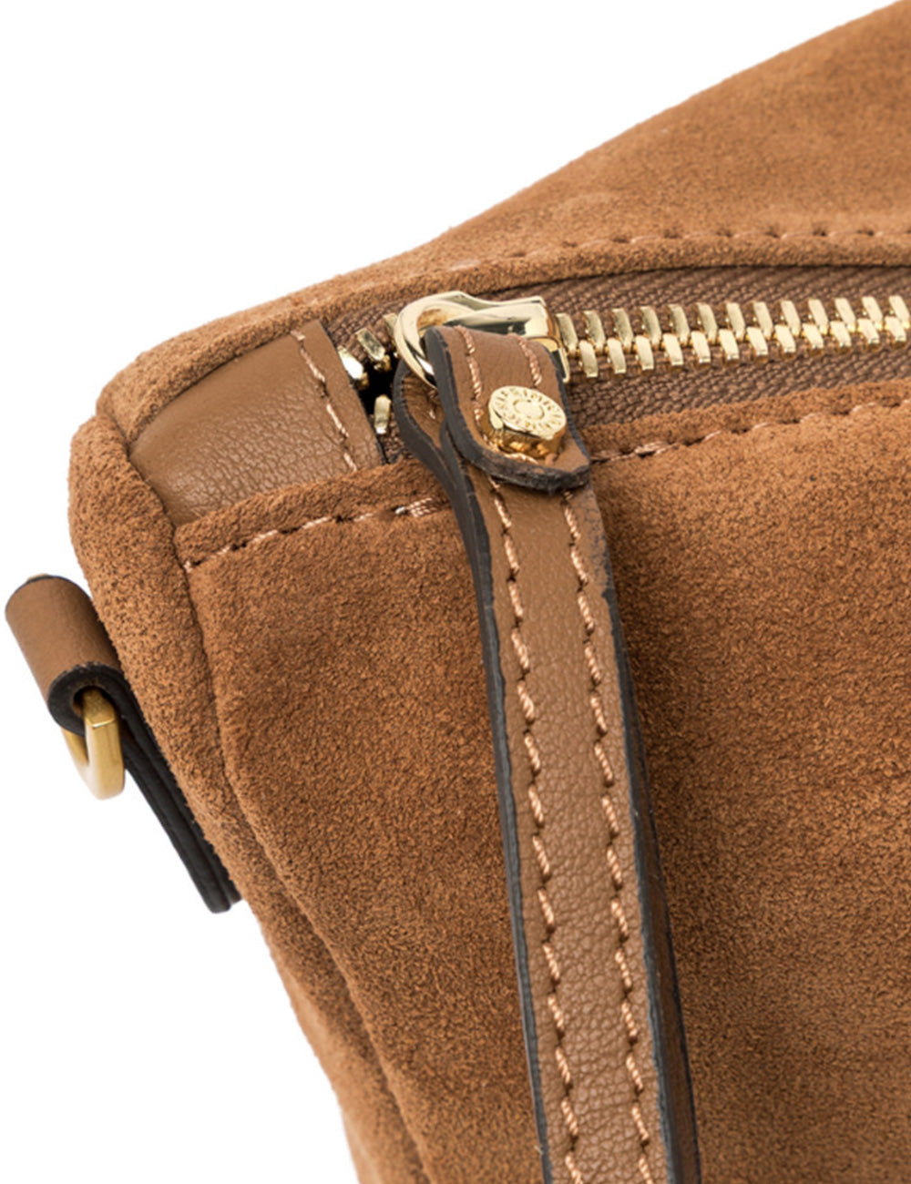 Borsa in suede marrone Gianni Chiarini Nora Pouch Caramel con zip oro