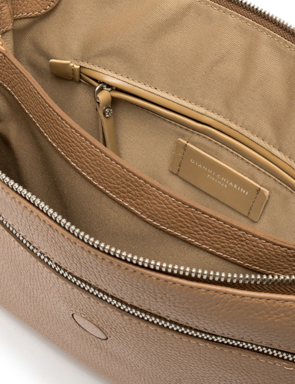 Borsa tracolla Gianni Chiarini Tracolla Three Clay in pelle tan testurizzata con zip argentate